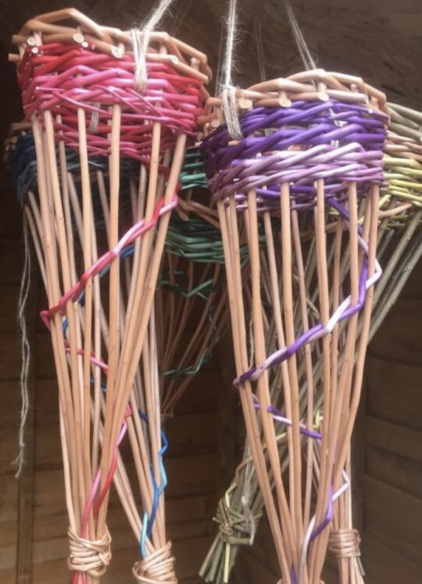 Willow bird feeder with 6 fat balls, wildlife conservation. - Image 4