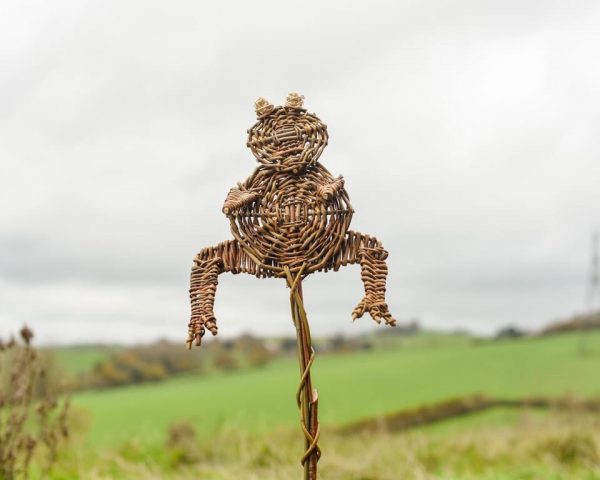 Willow frog sculpture, pond decoration, yard art, plant pot decorations, gardener gift, frog  gift, 9th wedding anniversary, eco friendly - Image 3