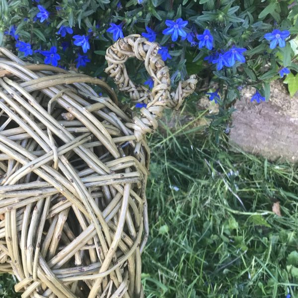 Willow piglet sculpture, eco friendly, gardener gift, garden art, pig lovers, animal sculptures, garden decor, 9th anniversary, farm animals - Image 3